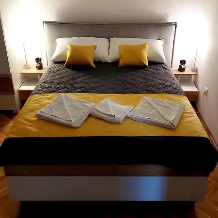 Апартаменты Div *